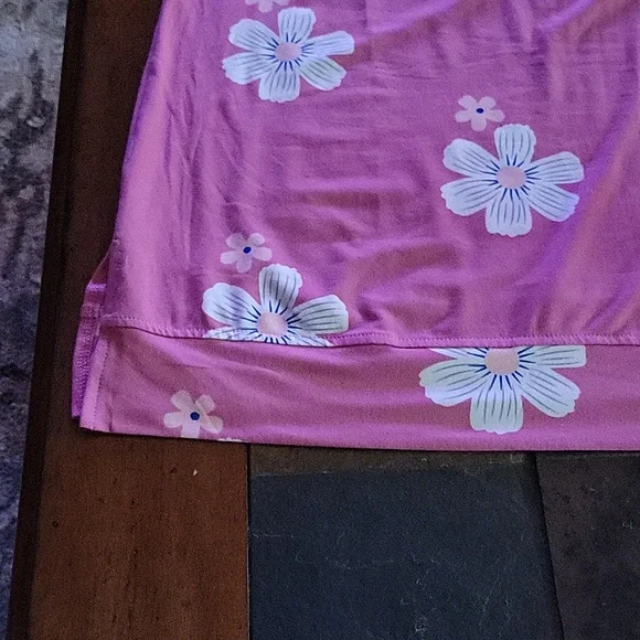 Size large bright pink with large white flowers long tunic tank top - Picture 2 of 2